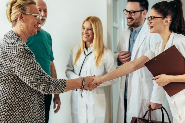 Medical team and patient after a successful Biliopancreatic Diversion Surgery