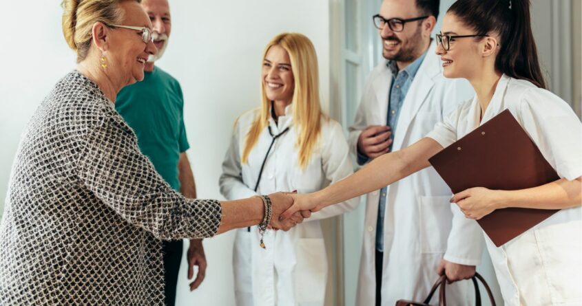 Medical team and patient after a successful Biliopancreatic Diversion Surgery