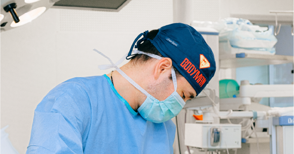 Surgeon performing biliopancreatic diversion